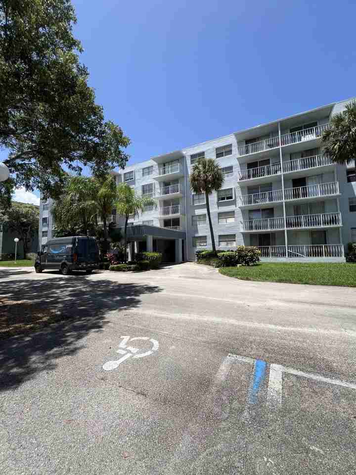 480 Executive Center Dr #2D - Photo 2 of 28