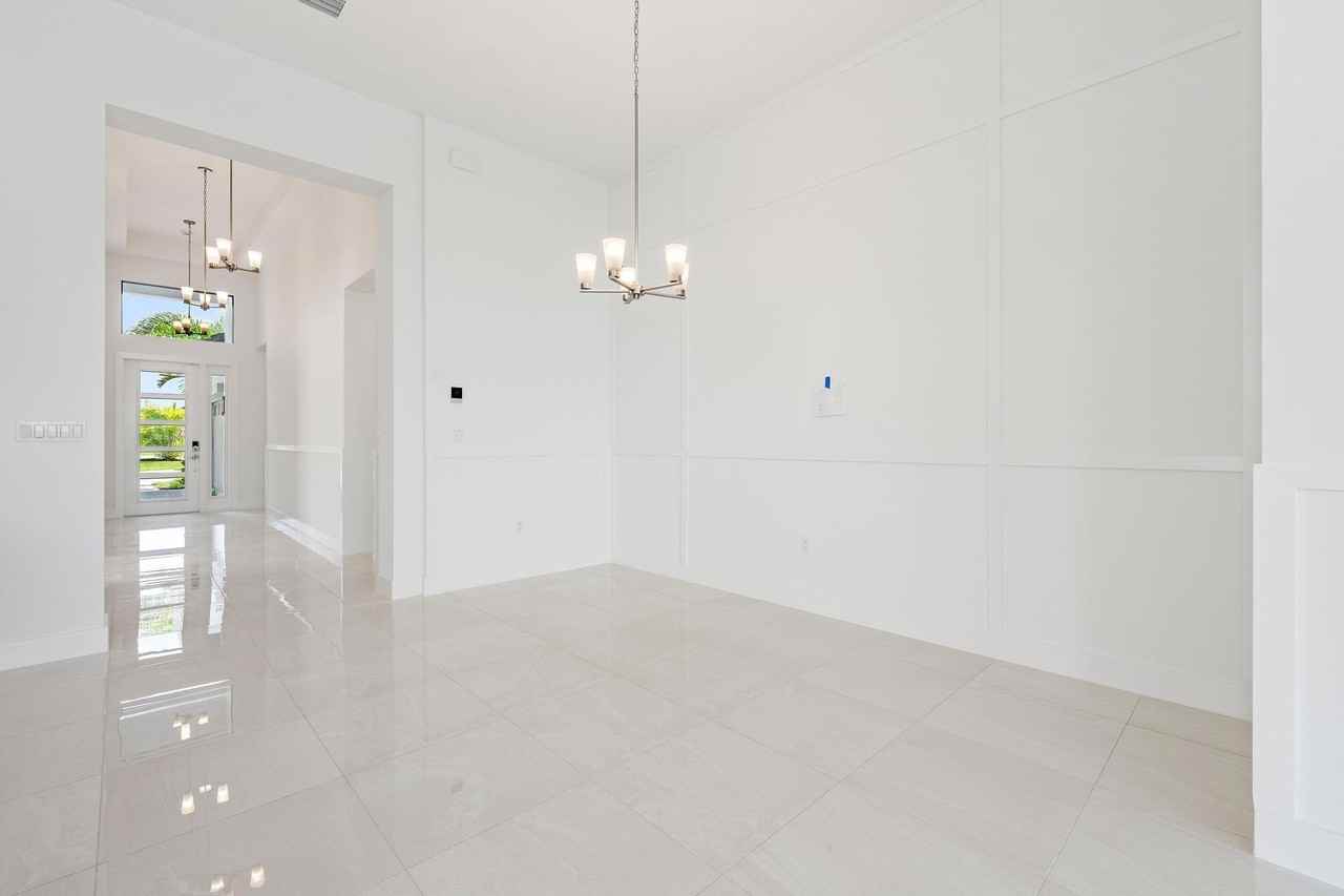 13062 Florida Crane Dr - Photo 3 of 20