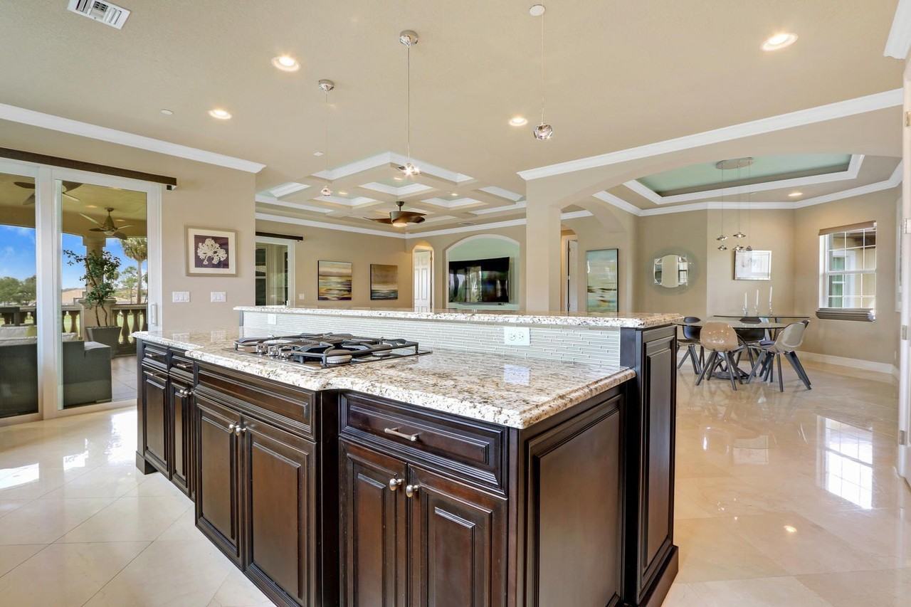 195 Tresana Blvd #165 - Photo 3 of 8