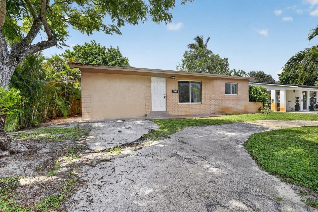 6281 Nw 14th Ct - Photo 2 of 27
