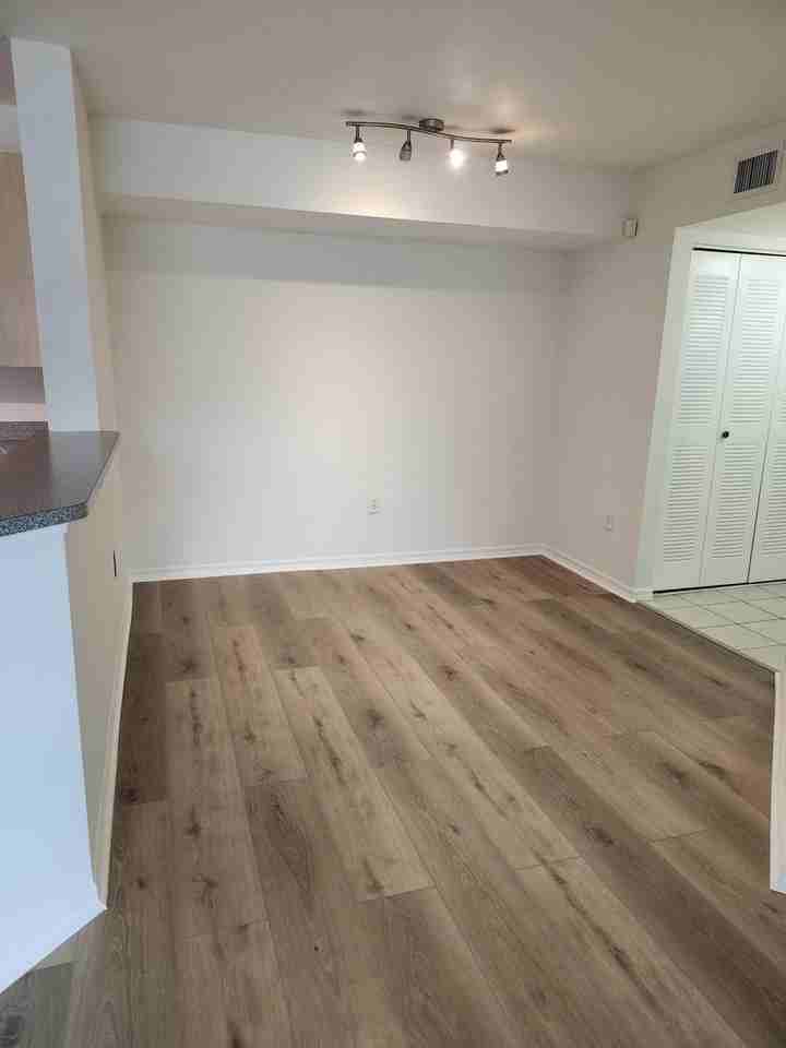 1009 Villa Ln - Photo 7 of 16