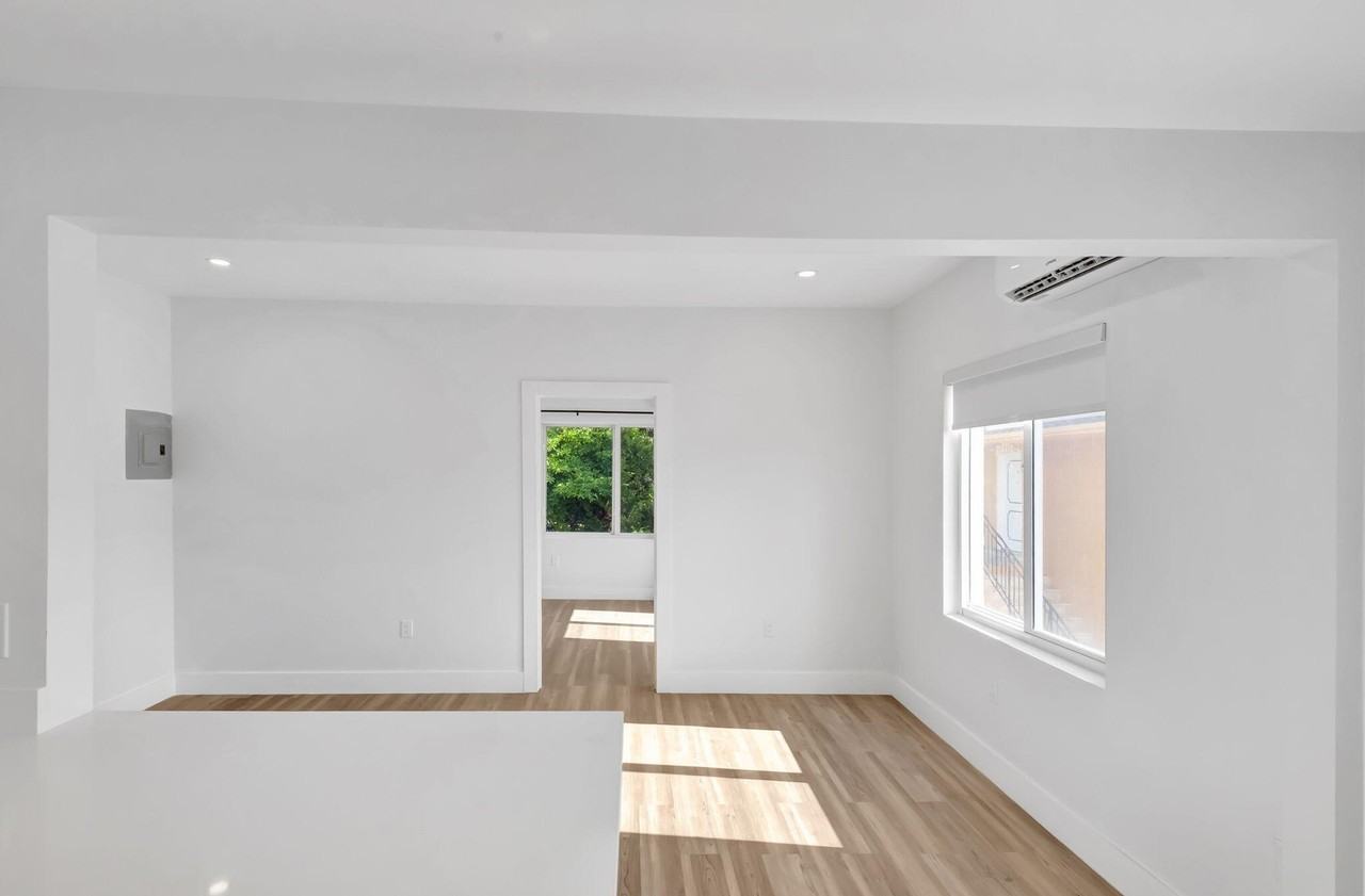 1260 Sw 4th St #3 - Photo 6 of 11