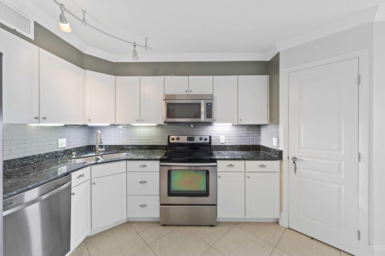 3020 Florida Blvd #202C - Photo 6 of 34