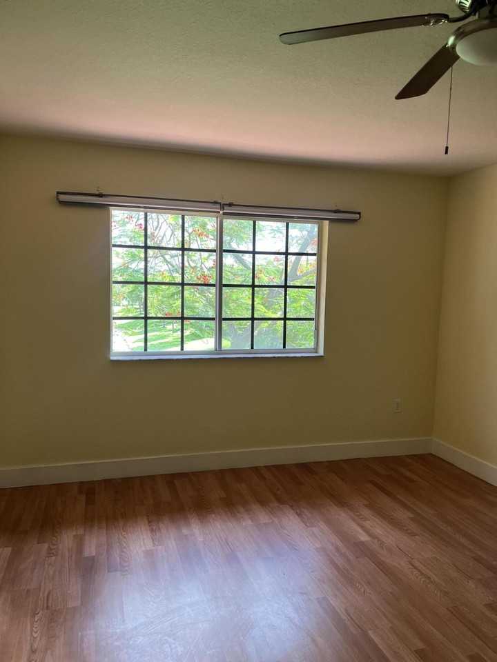 4113 Napoli Lake Dr - Photo 6 of 14