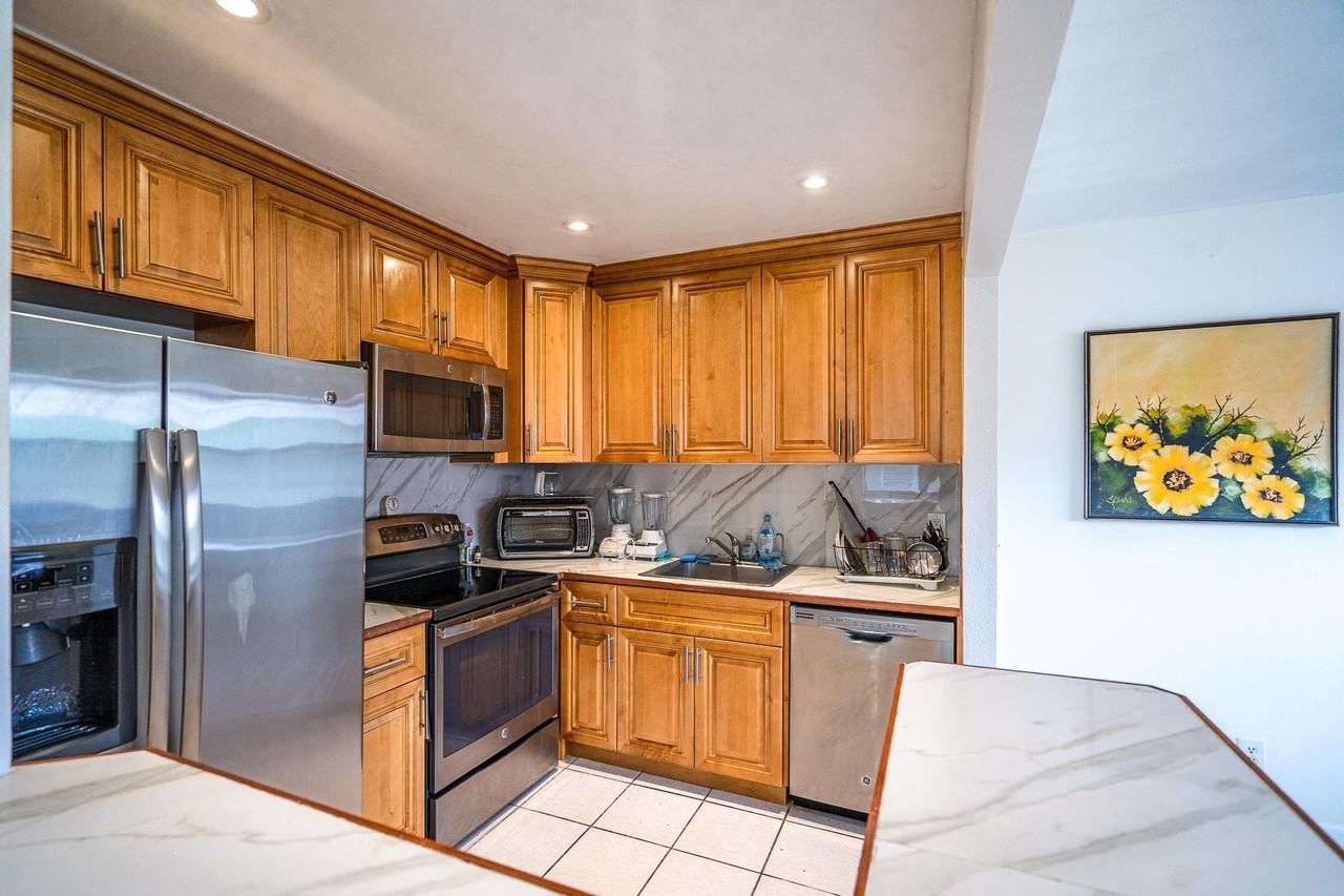 467 Saxony Dr #J - Photo 2 of 22