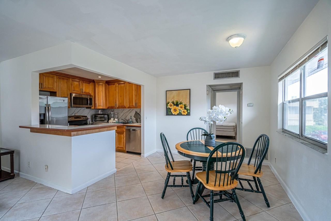 467 Saxony Dr #J - Photo 4 of 22
