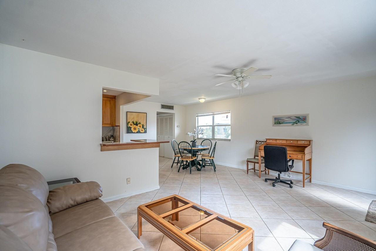 467 Saxony Dr #J - Photo 5 of 22