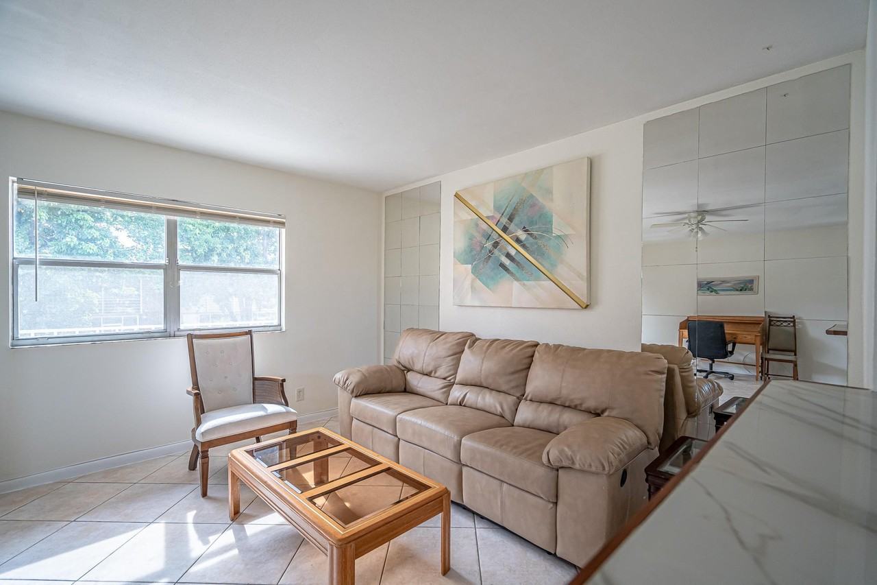 467 Saxony Dr #J - Photo 6 of 22