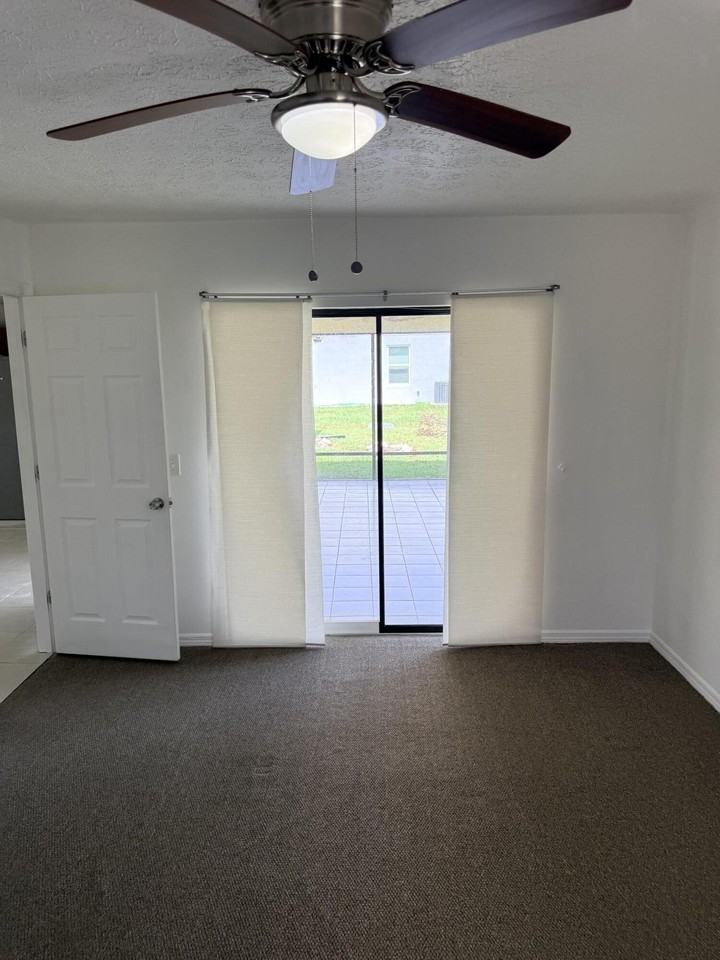 508 Nw Azalea Ave - Photo 5 of 12