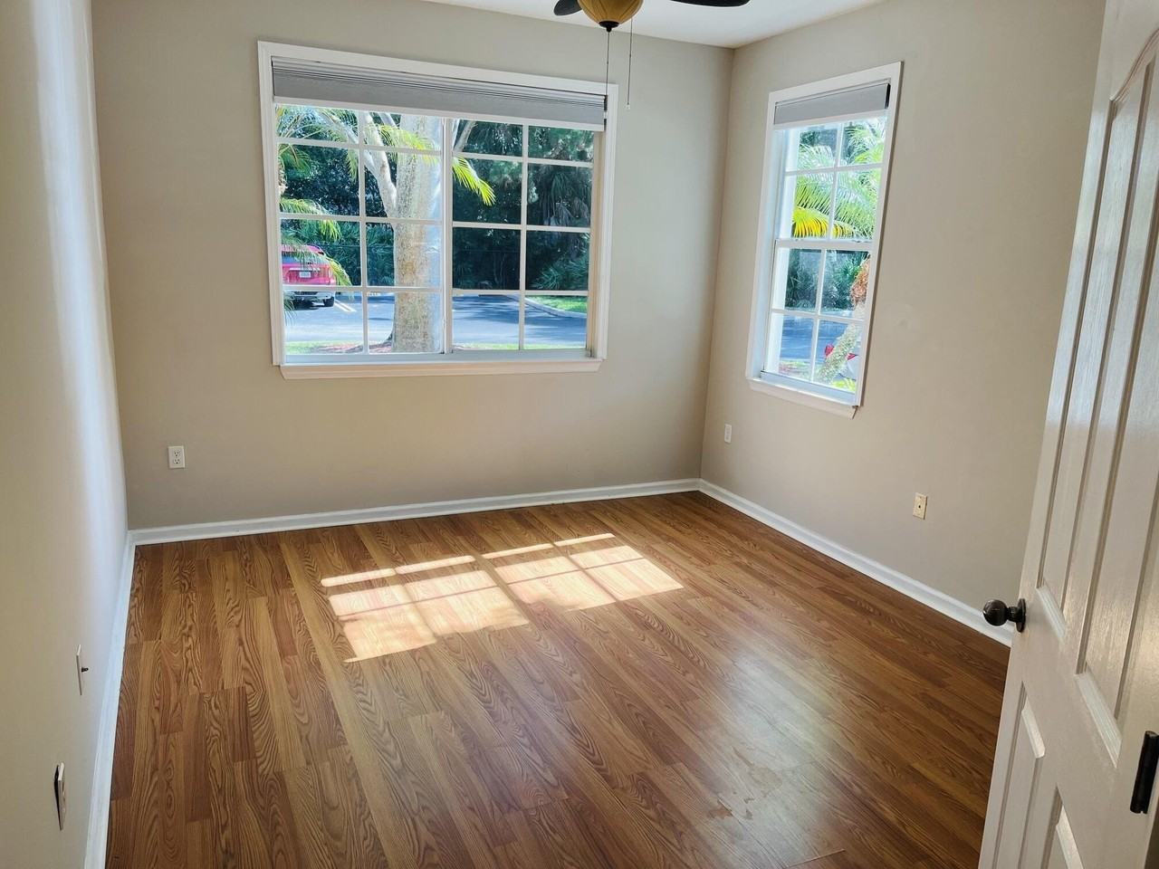 6101 Myrtlewood Cir W - Photo 5 of 11