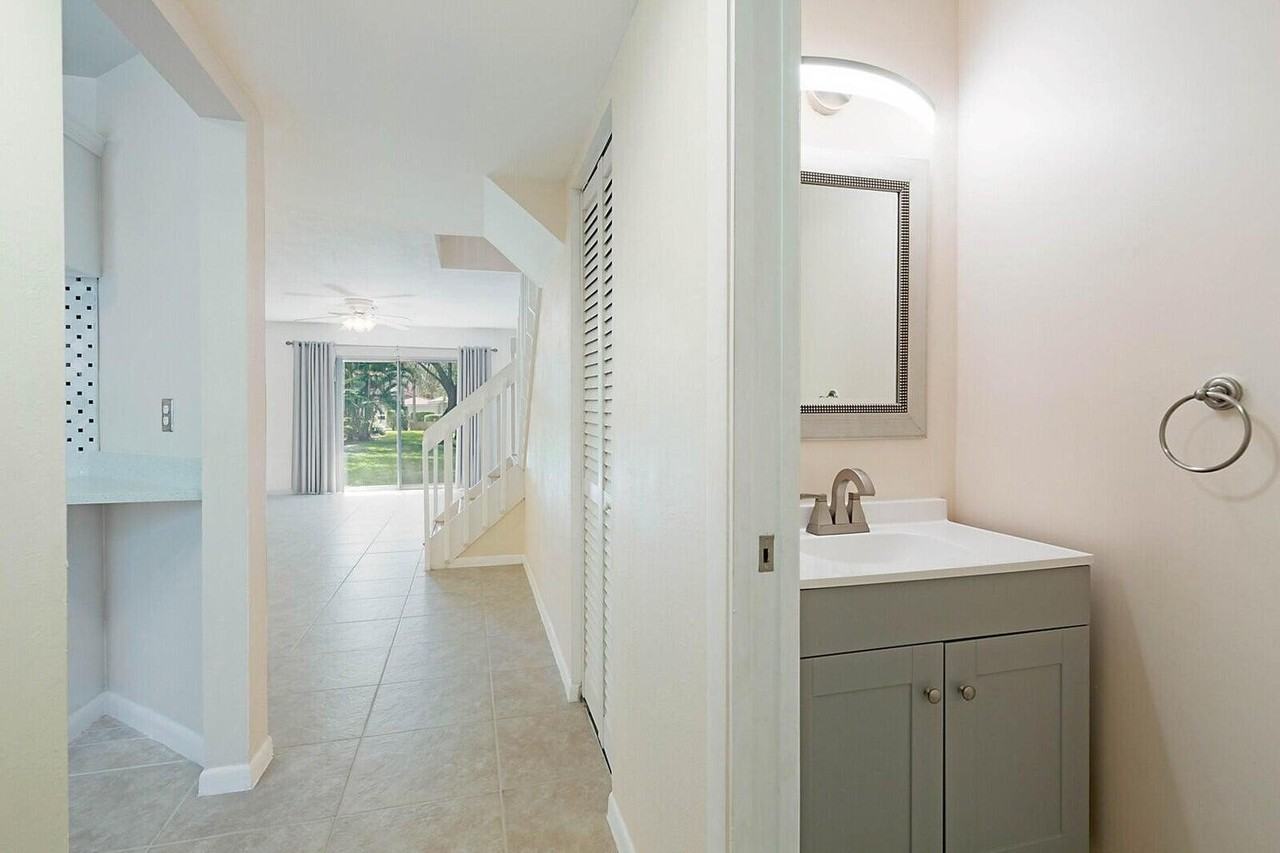 6384 Boca Cir - Photo 3 of 34