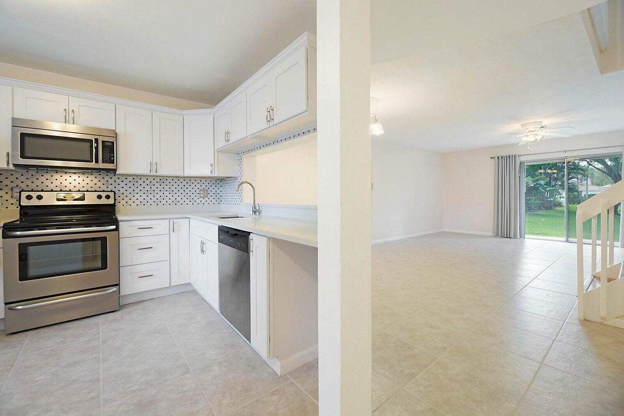 6384 Boca Cir - Photo 5 of 34
