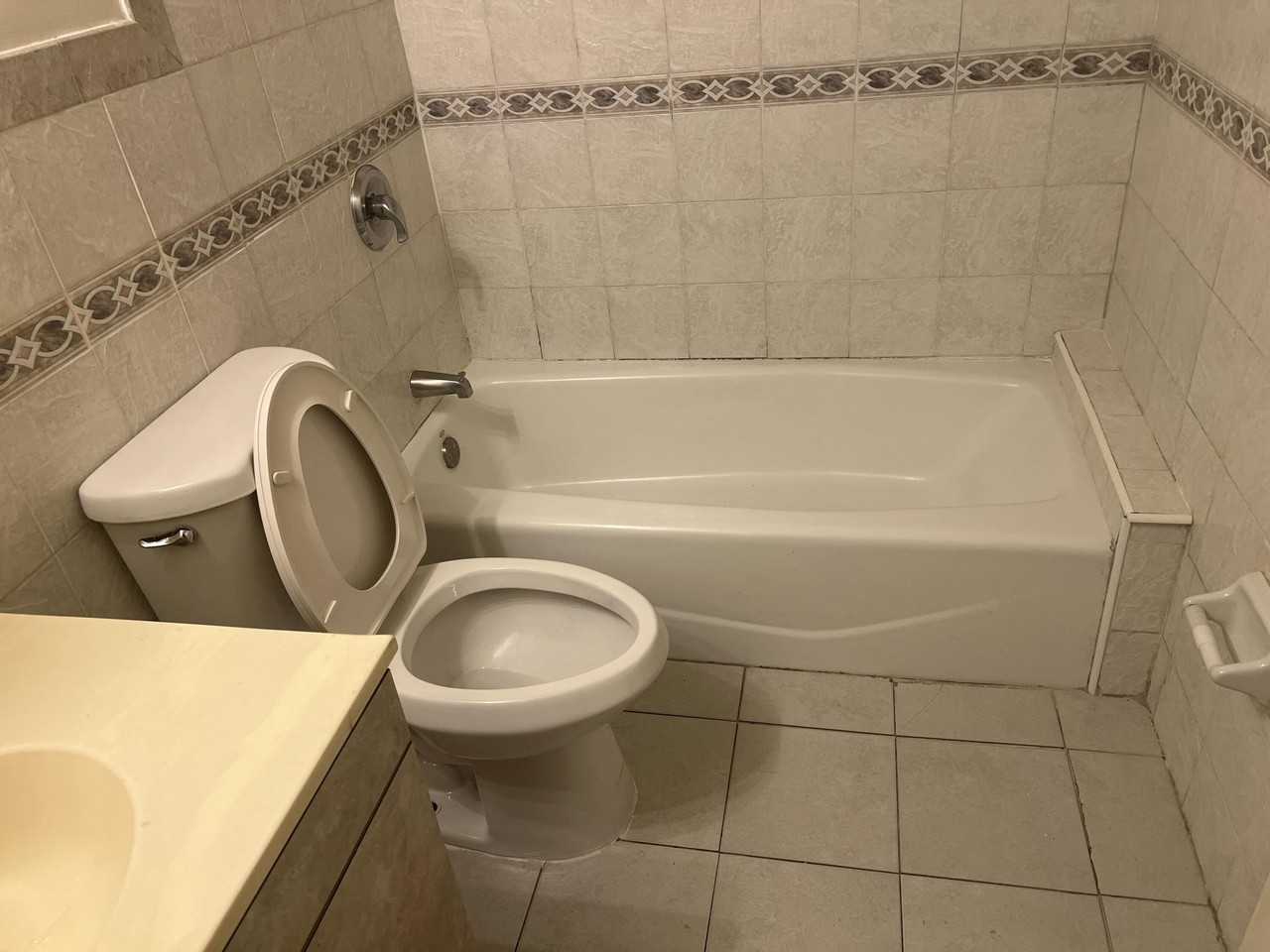 820 Sw 9th St #1-8 - Photo 7 of 7