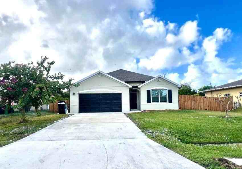 341 Sw Ridgecrest Dr - Photo 2 of 14