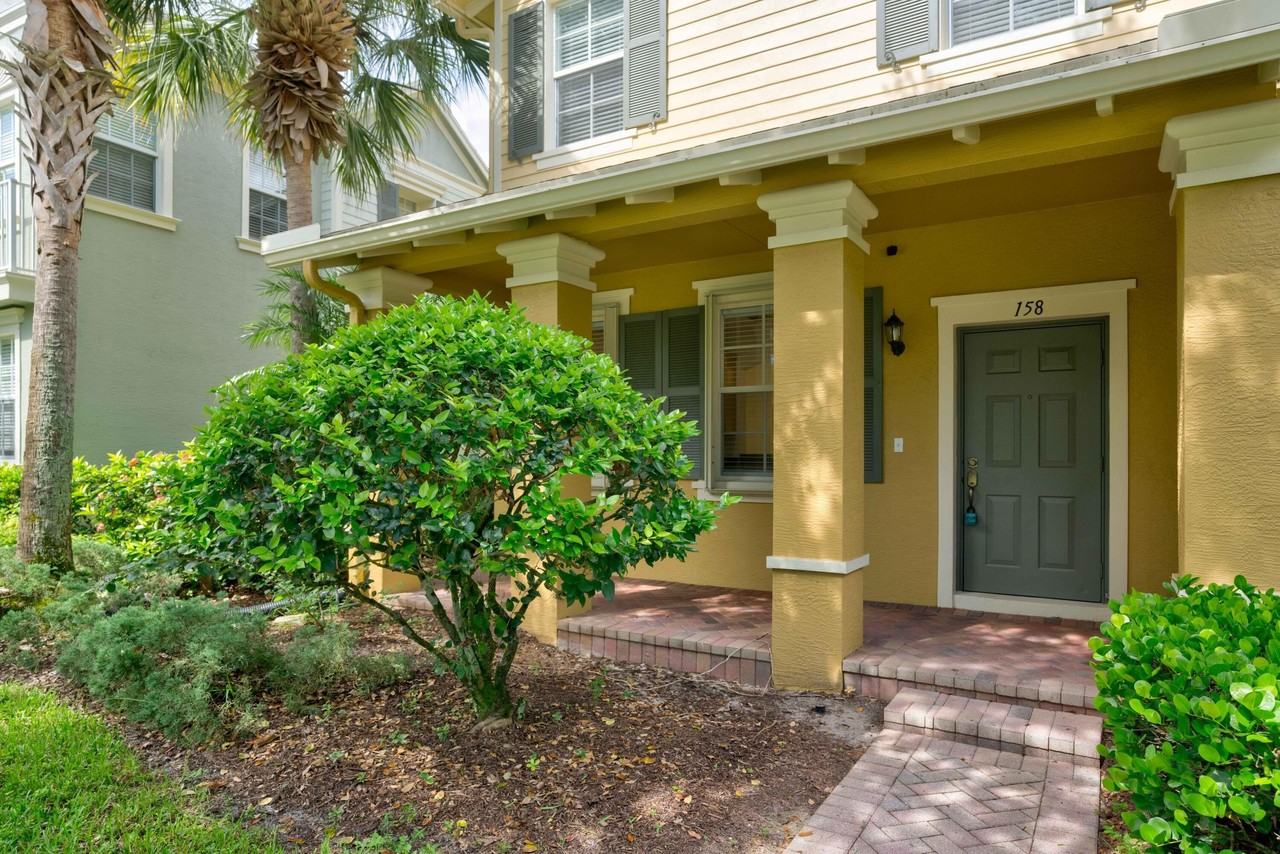 158 W Thatch Palm Cir - Photo 2 of 21