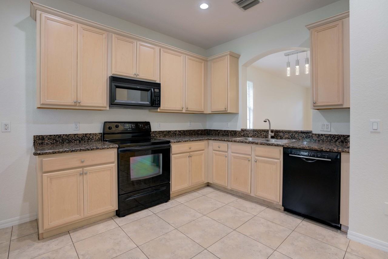 158 W Thatch Palm Cir - Photo 3 of 21
