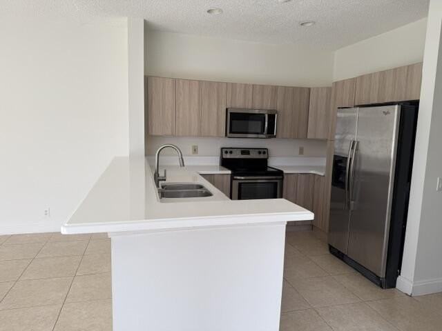686 Lone Pine Ln - Photo 4 of 27
