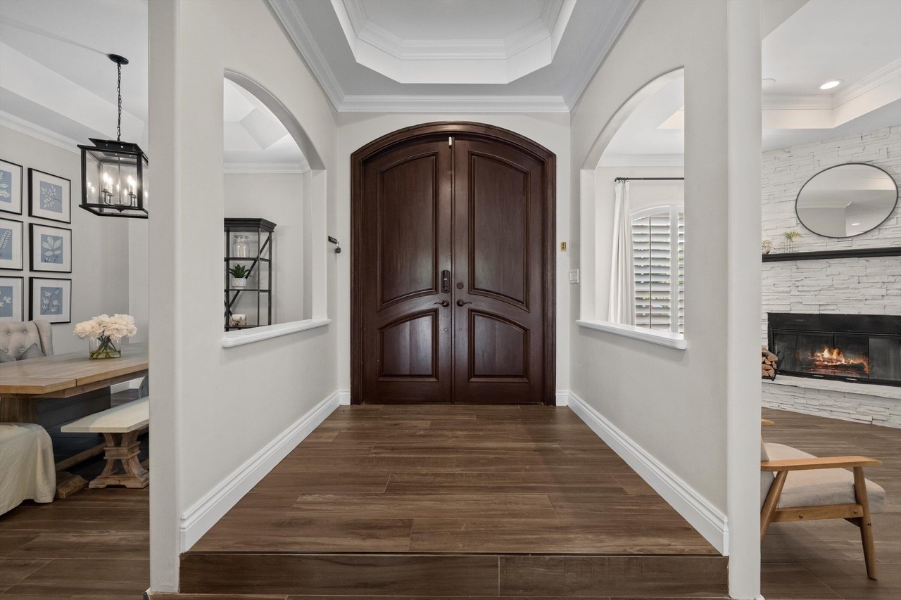 404 Indigo Ave - Photo 7 of 50