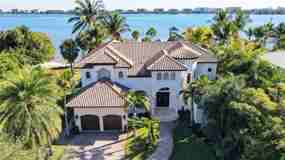 1320 S Lakeside Dr - Photo 1 of 1