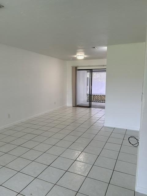 12447 Westhampton Cir - Photo 4 of 13