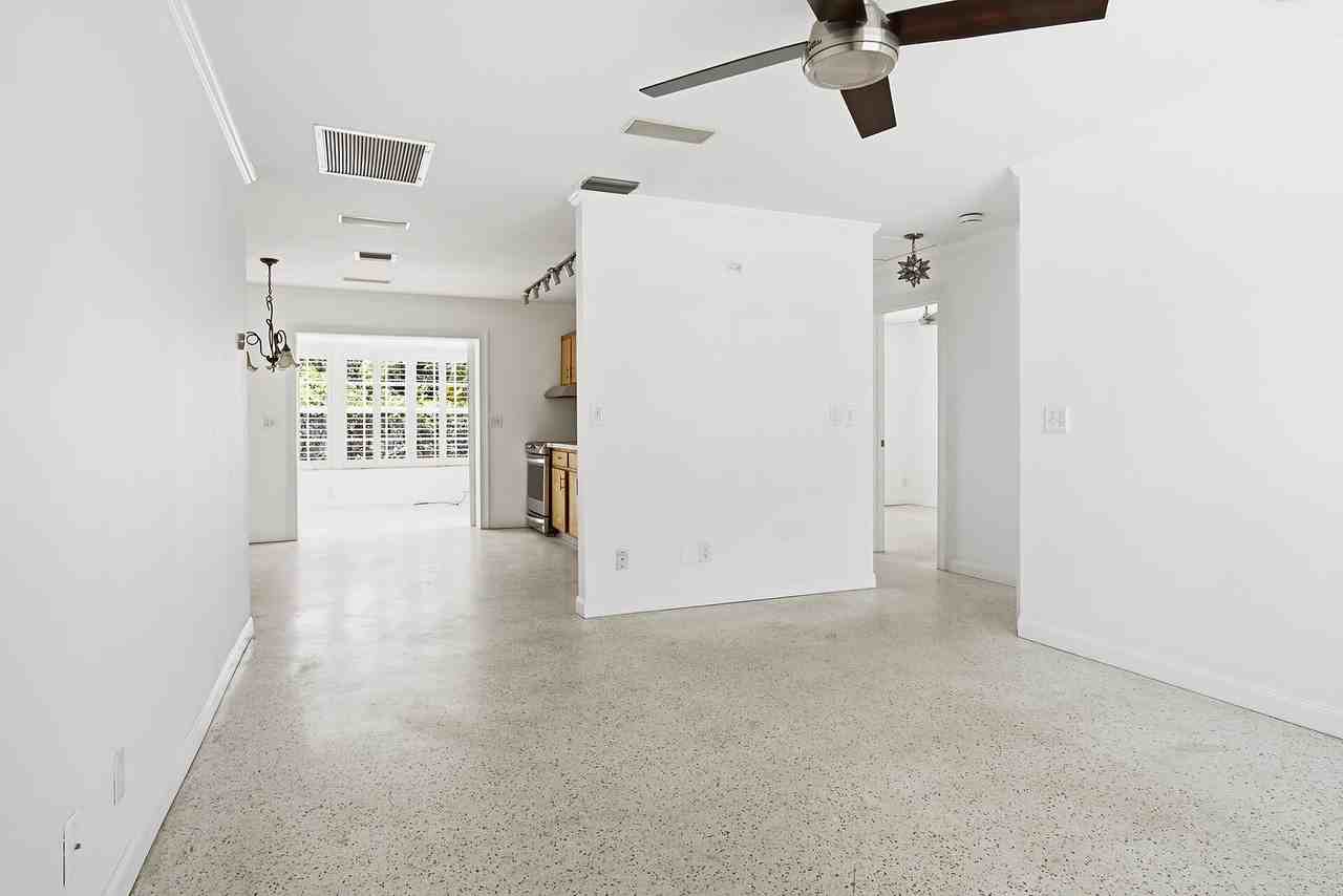 205 Rutland Blvd - Photo 4 of 46