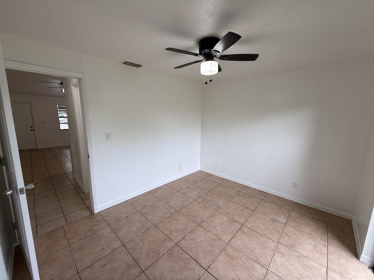 2316 Monroe St #10 - Photo 4 of 17