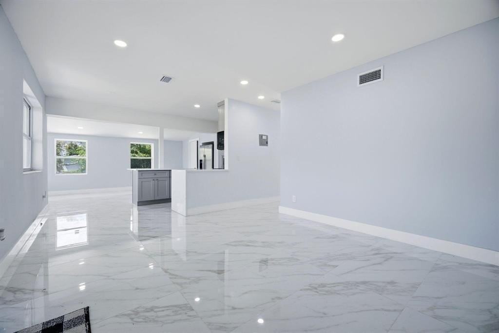 1517 Ne 53rd Ct - Photo 5 of 13