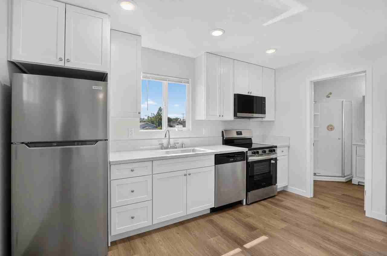 4131 45th St #2 - Photo 2 of 9