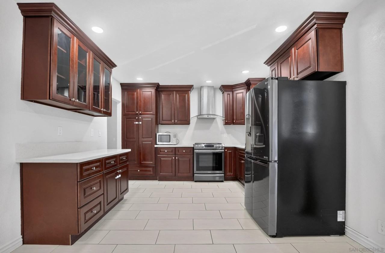 4129 45th St - Photo 2 of 22