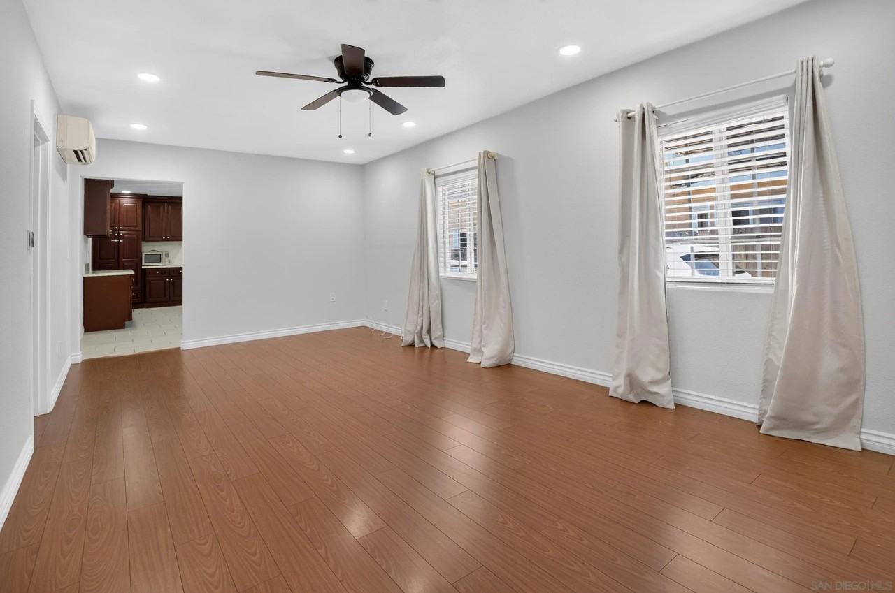 4129 45th St - Photo 5 of 22