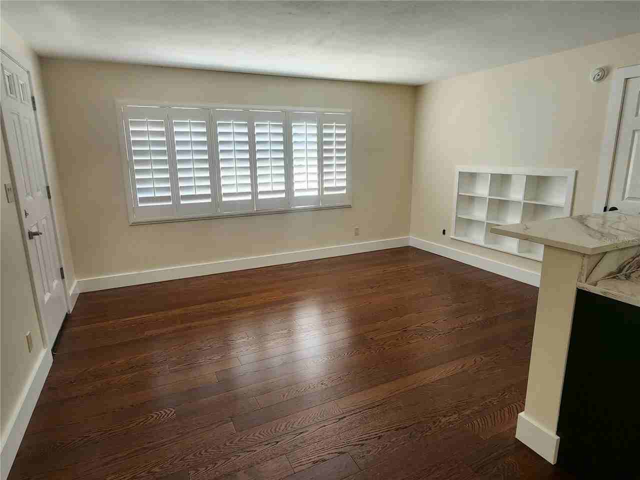 565 Golden Gate Pt #1 - Photo 6 of 19