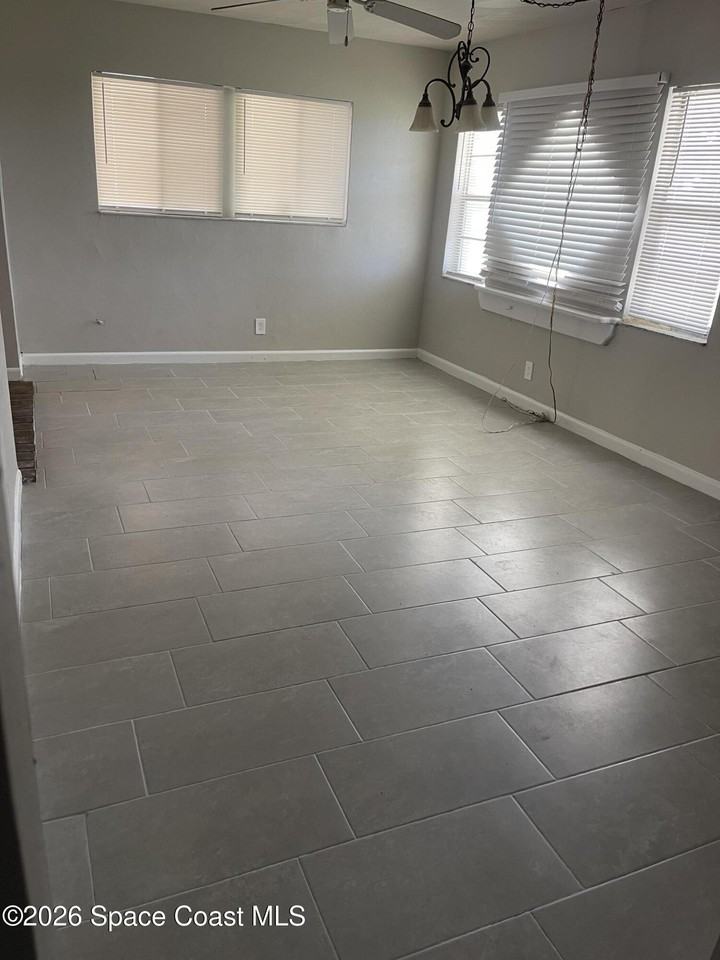 1400 Hillcrest Dr - Photo 3 of 13