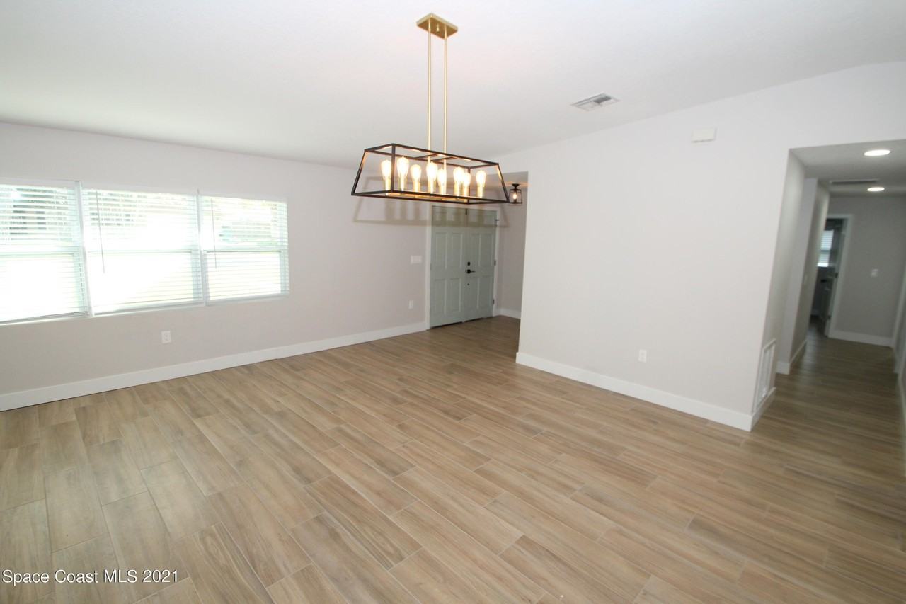 580 Pine Tree Dr - Photo 7 of 23