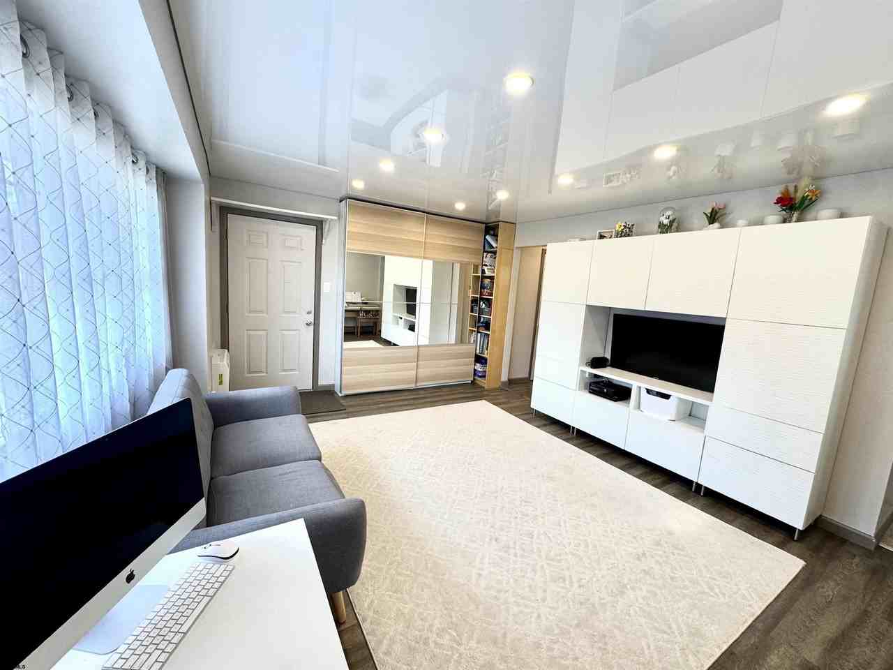 5520 Suffolk Ct #1 - Photo 3 of 9