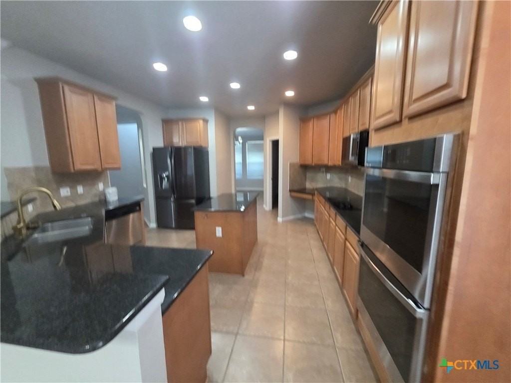 423 Wrought Iron Dr - Photo 3 of 25