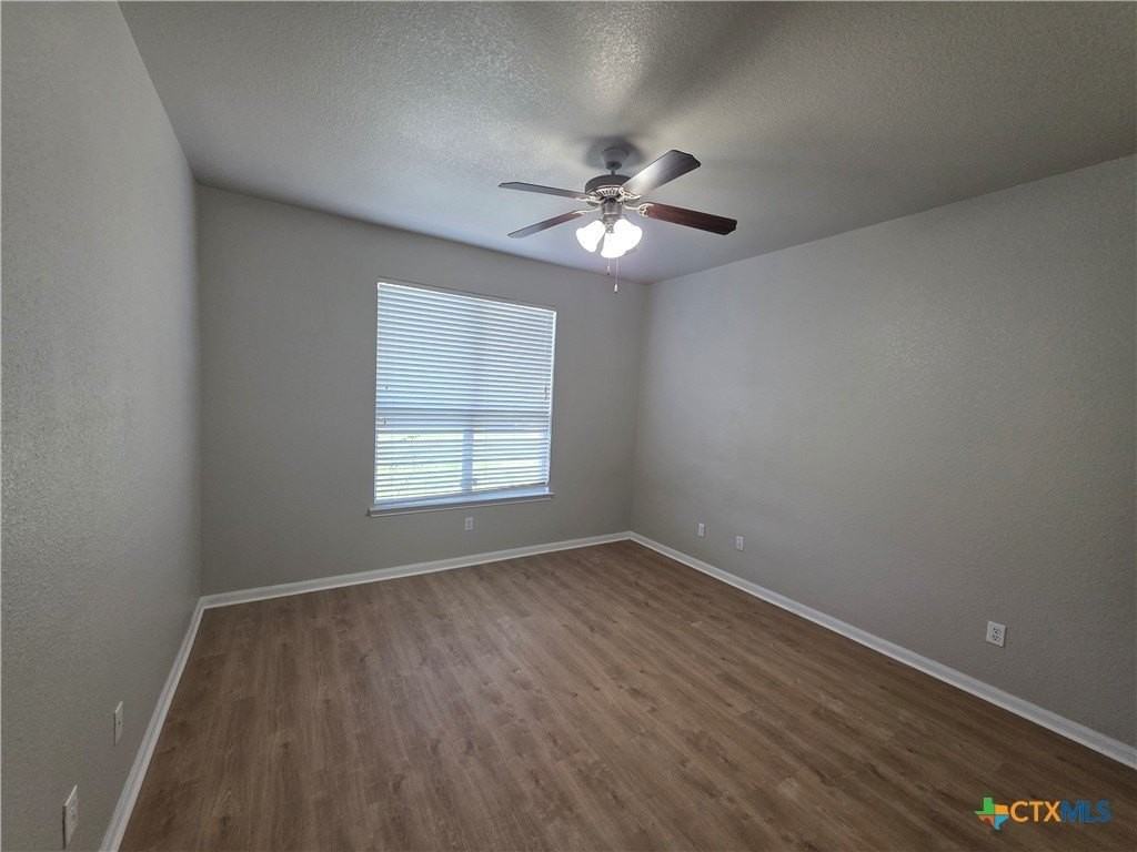 423 Wrought Iron Dr - Photo 6 of 25