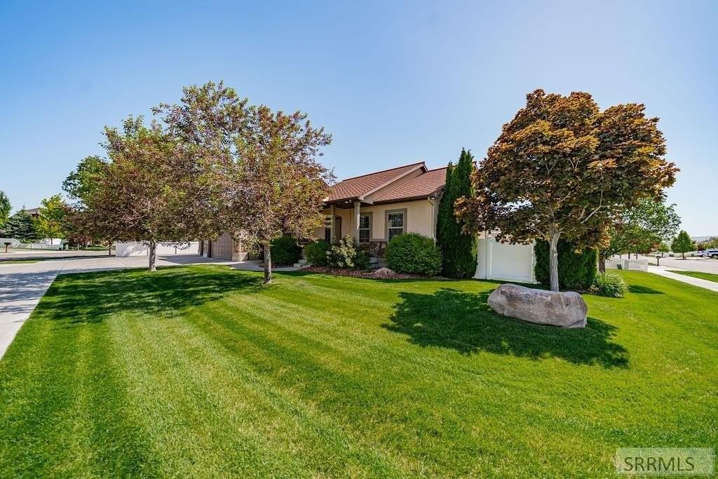 140 Casa Dr