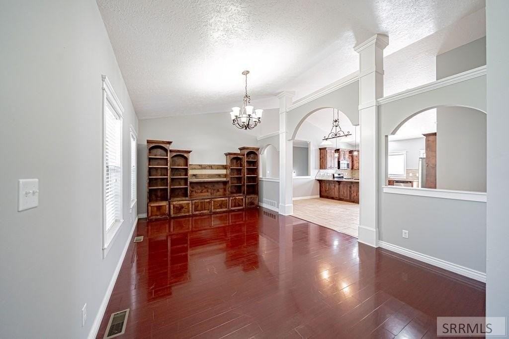 140 Casa Dr - Photo 6 of 50
