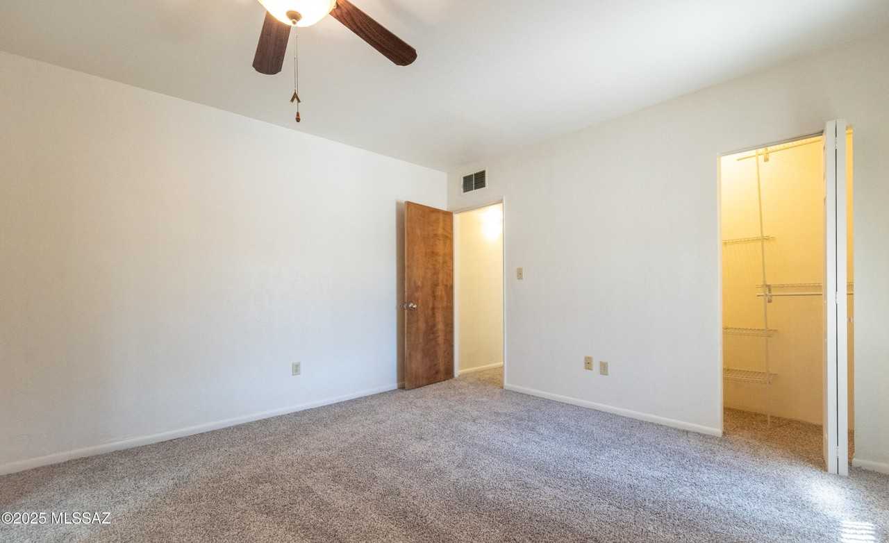 1560 N John Adams St - Photo 3 of 31
