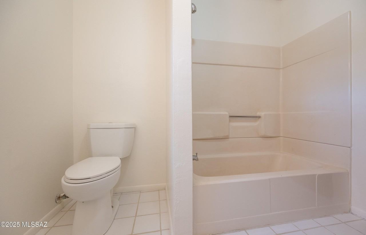 1560 N John Adams St - Photo 6 of 31