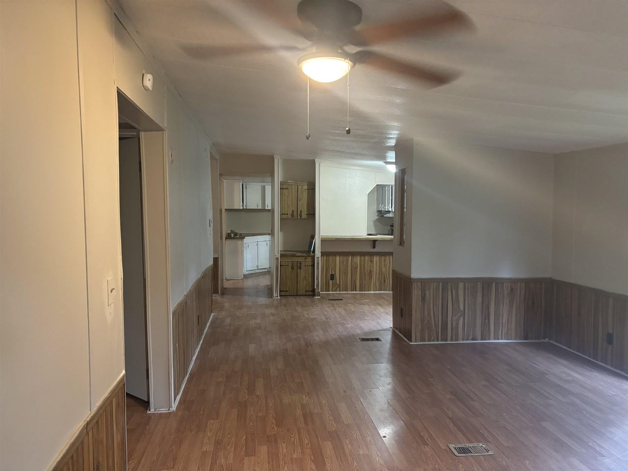 206 Tropicaire St - Photo 2 of 15