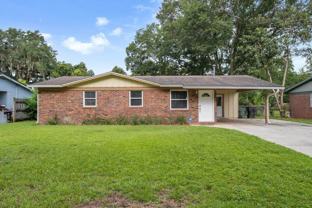 310 Lancaster Dr - Photo 1 of 1
