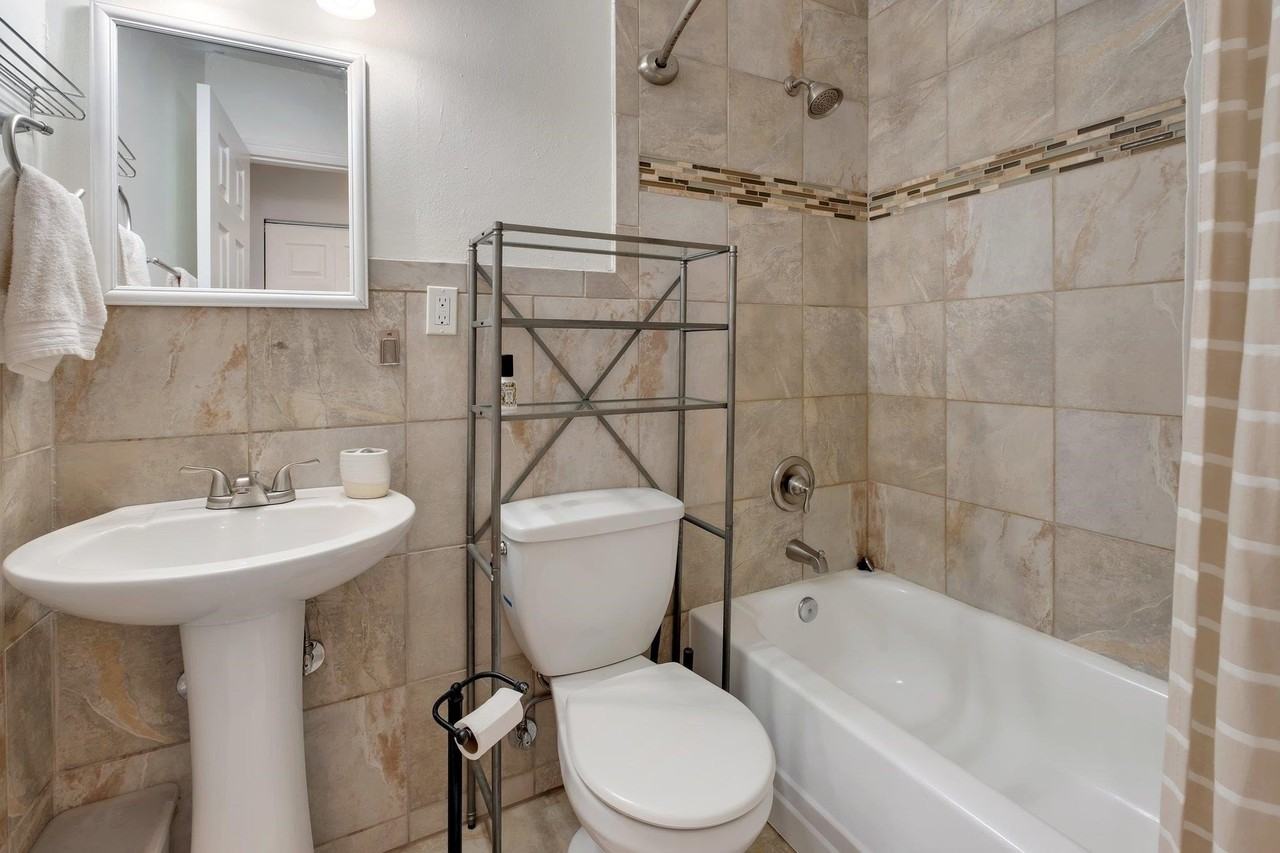 310 Lancaster Dr - Photo 7 of 21