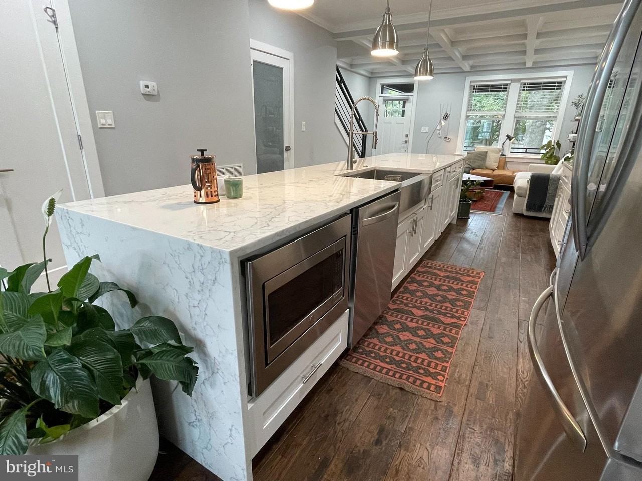621 Longfellow St Nw - Photo 4 of 18