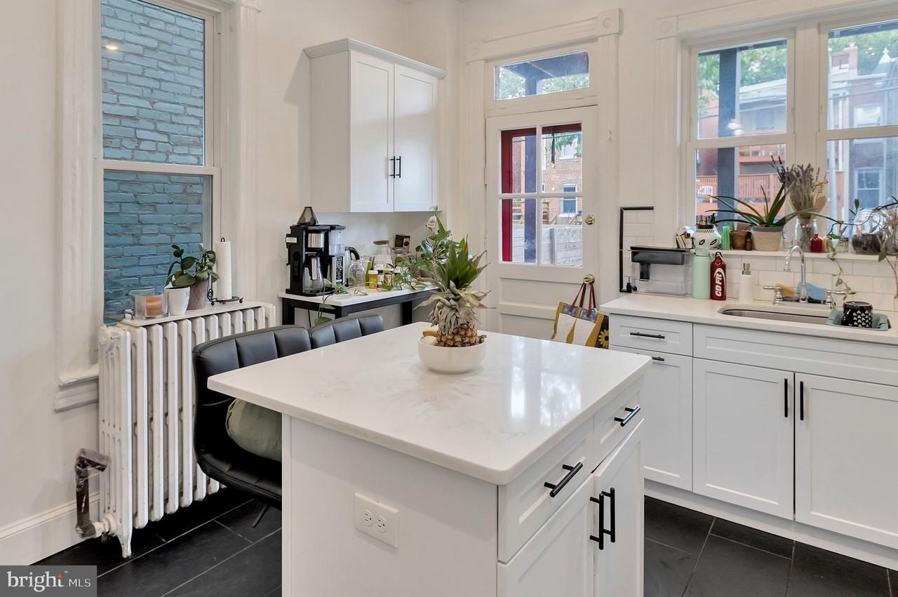 48 Q St Ne #A - Photo 5 of 22