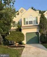 featured image of 922 Glackens Ln