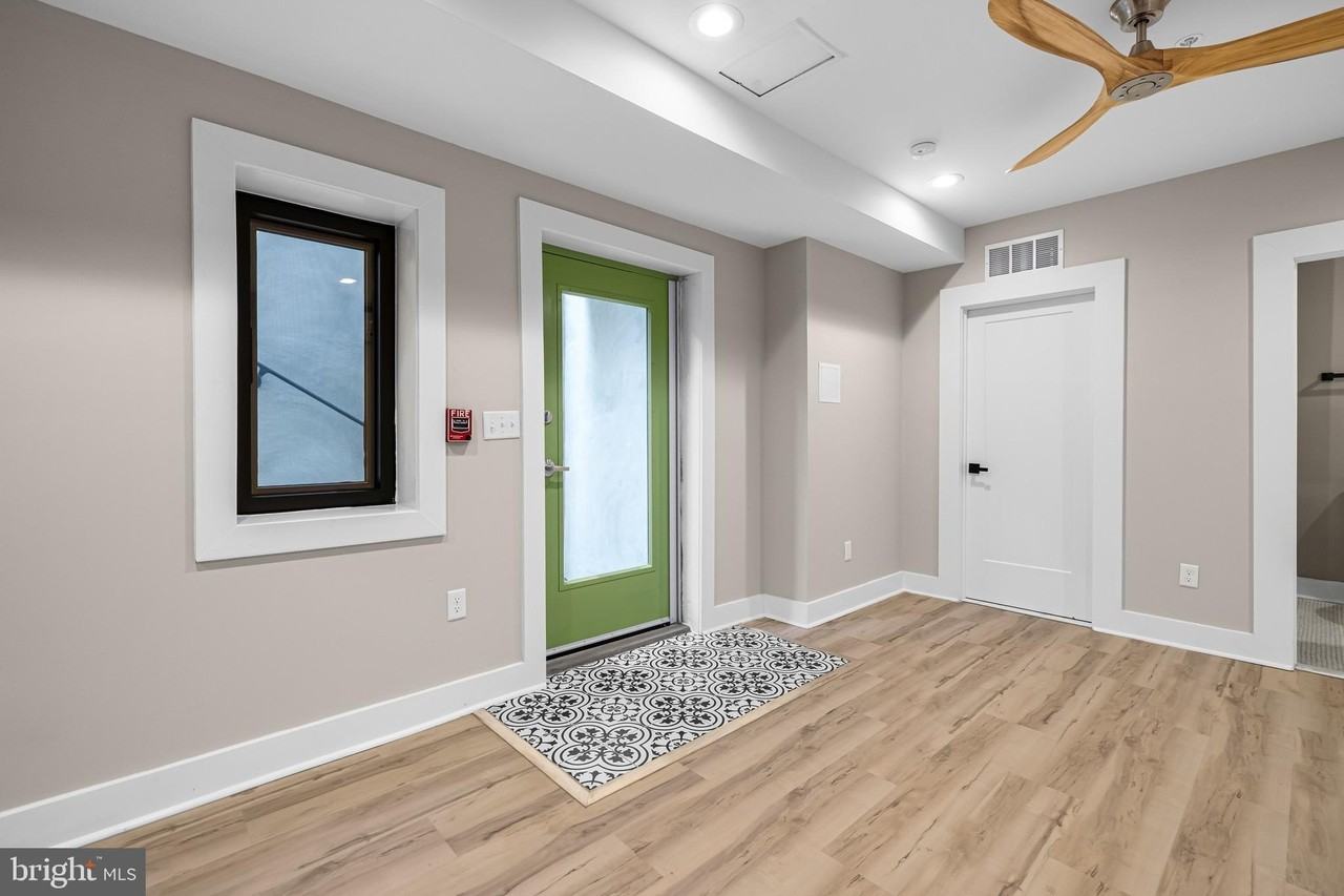 400 S Conkling St #6 - Photo 5 of 17