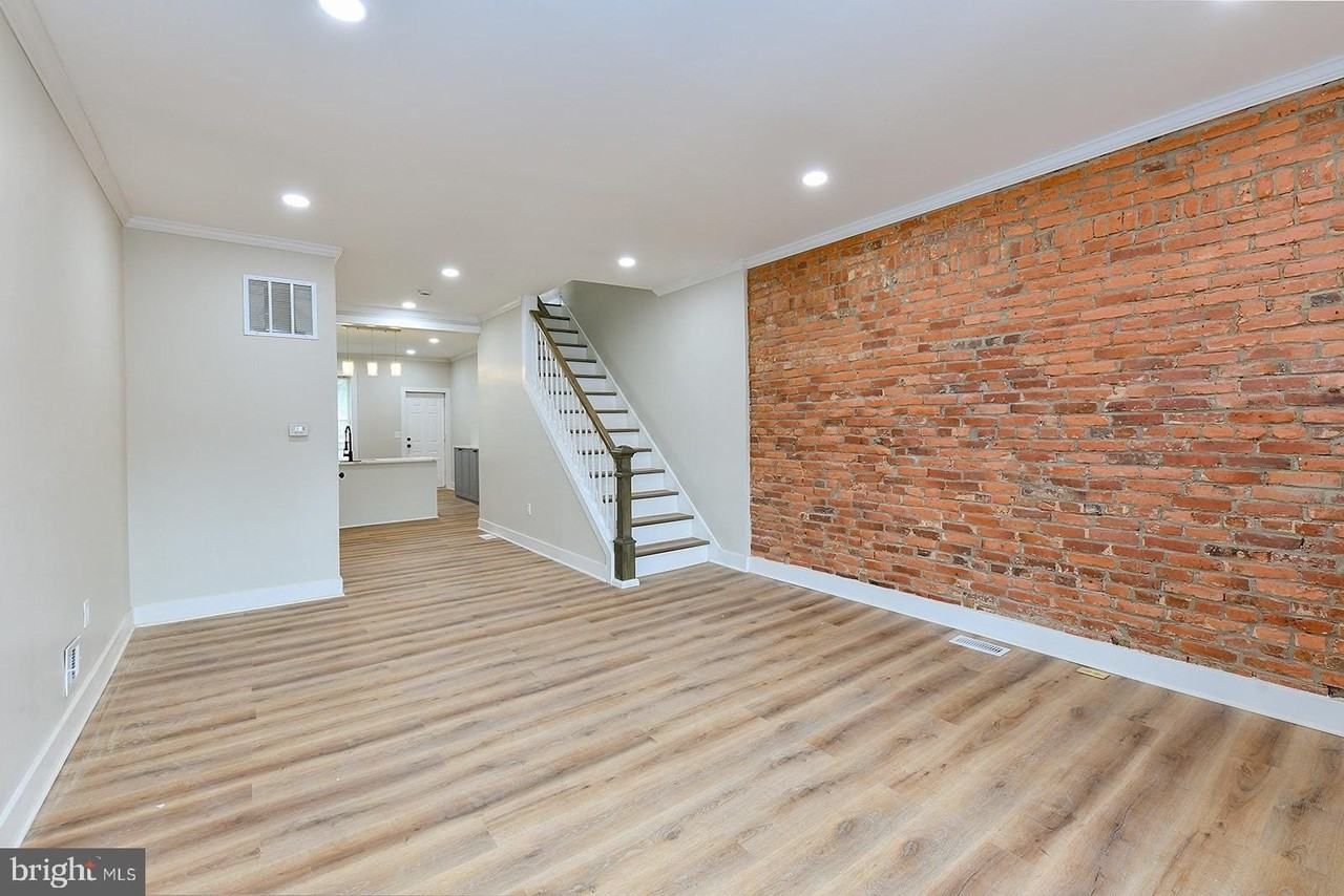 420 E 28th St - Photo 4 of 36