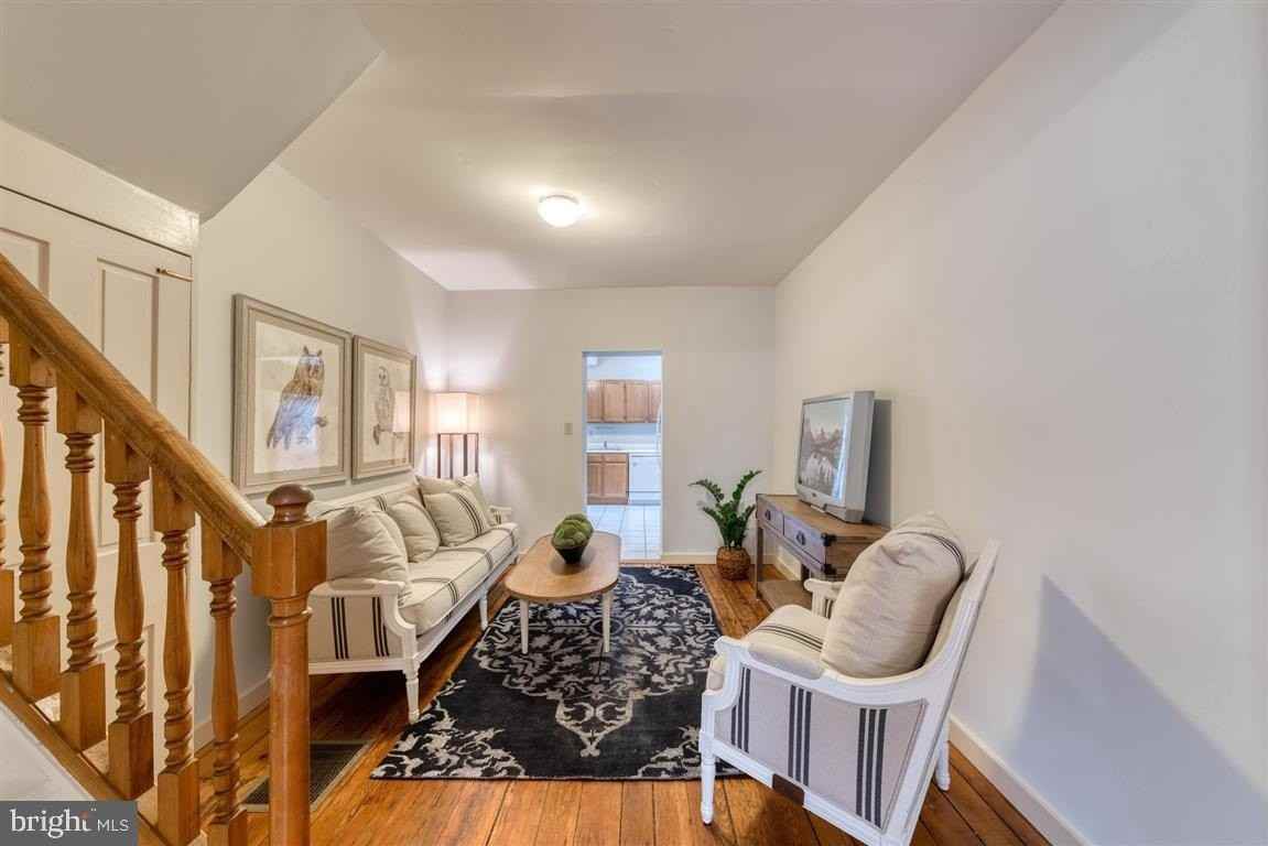 931 S Charles St - Photo 4 of 24