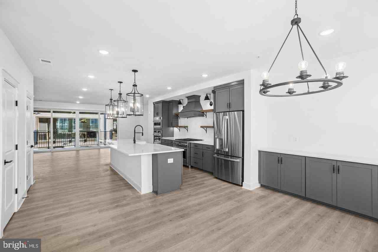 118 Locke St #B - Photo 7 of 31